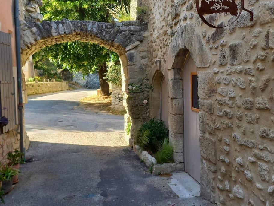 Le Clos Du Rempart - 2 A 4 Pers. Saint-Restitut Dış mekan fotoğraf