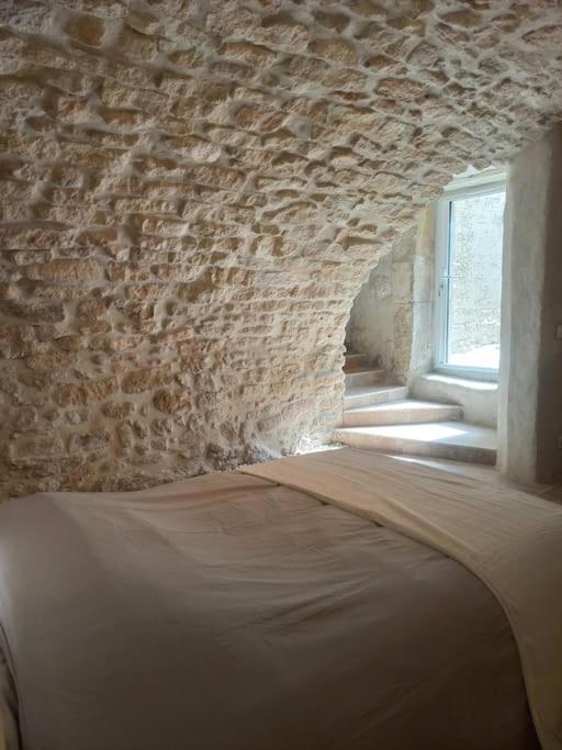 Le Clos Du Rempart - 2 A 4 Pers. Saint-Restitut Dış mekan fotoğraf